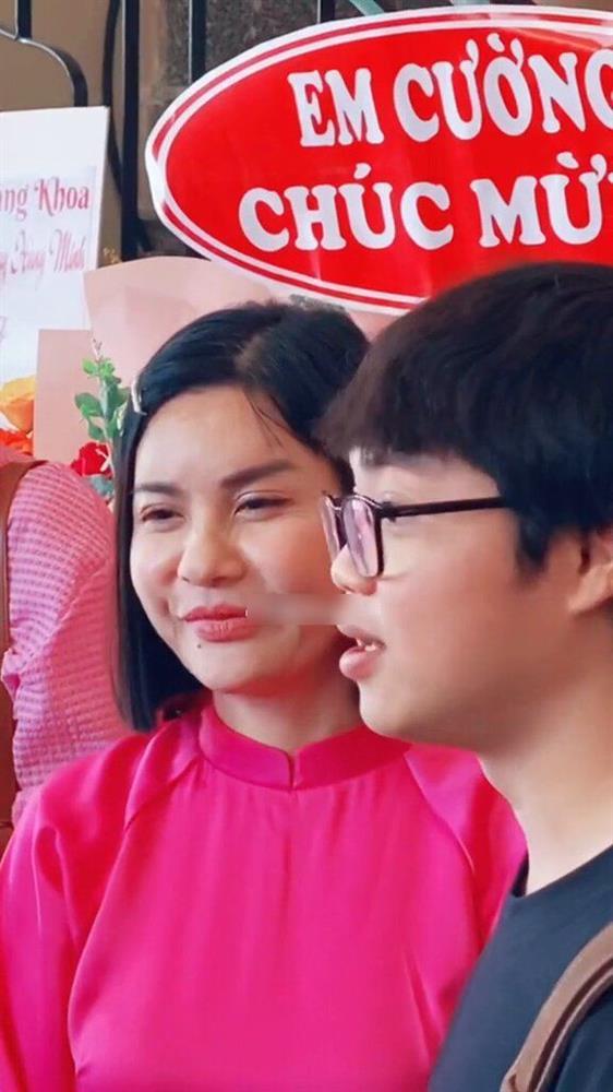 Cát Phượng lộ nhan sắc đơ cứng, nghi trùng tu hậu có tình mới-3