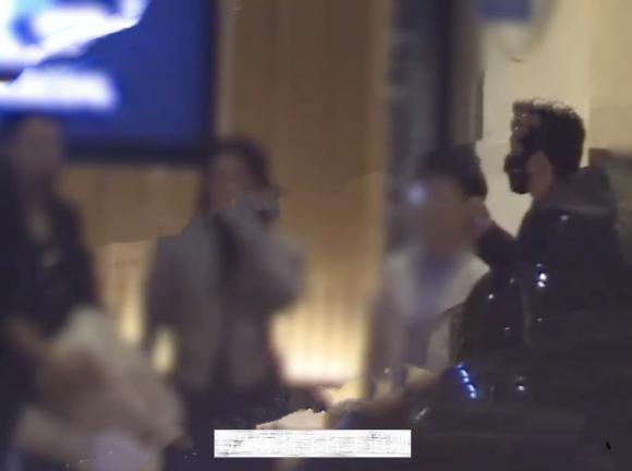 Angelababy bị nghi nhiễm Covid-19 do đi hộp đêm cùng trai lạ-4