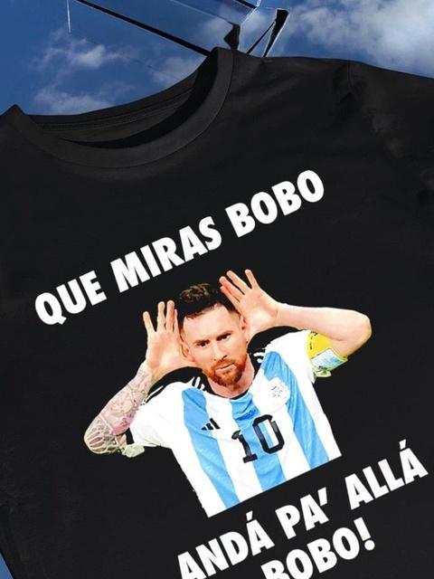 Chiếc áo in câu nói nhìn gì, biến đi của Messi cháy hàng-2