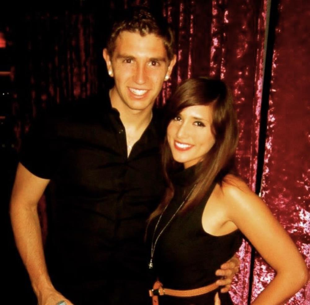 Hôn nhân viên mãn với mối tình đầu của thủ môn xuất sắc nhất World Cup 2022-2