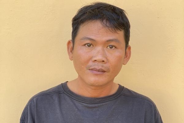 Cãi nhau trong lúc nhậu, thanh niên bị bạn cắm cây dao giữa bụng-2