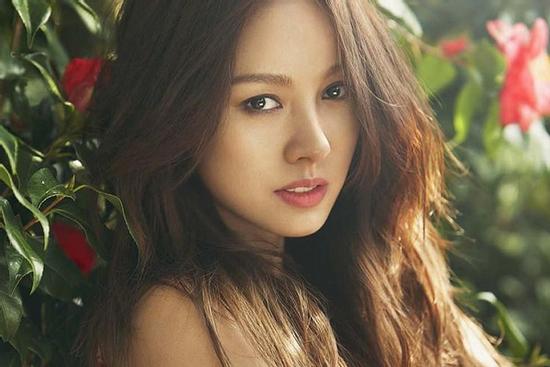 Lee Hyori bị mất bạn bè sau khi chuyển ra đảo sống