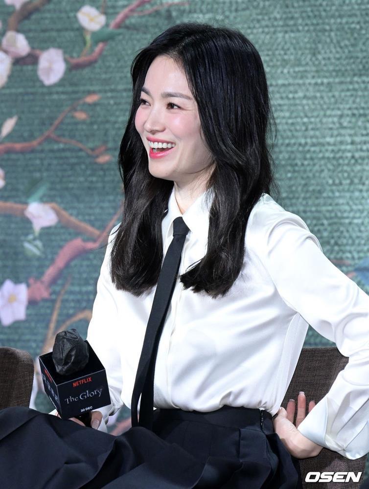 Song Hye Kyo lộ dấu hiệu lão hóa, khẳng định vai diễn hết một màu-2