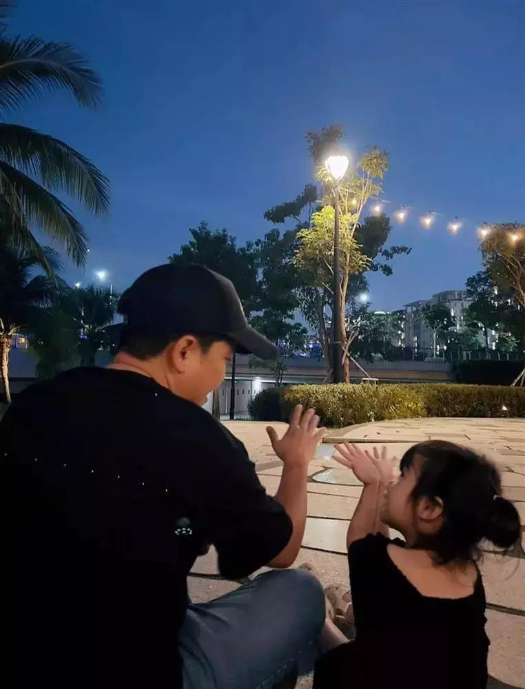 Trường Giang phản đối Nhã Phương cưng chiều, khoe con quá lố-5