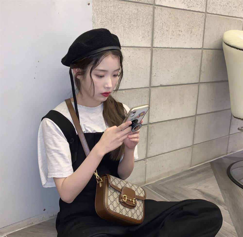 Chuộng style bánh bèo nhưng mỗi khi mix đồ cá tính thì IU chất miễn bàn-7