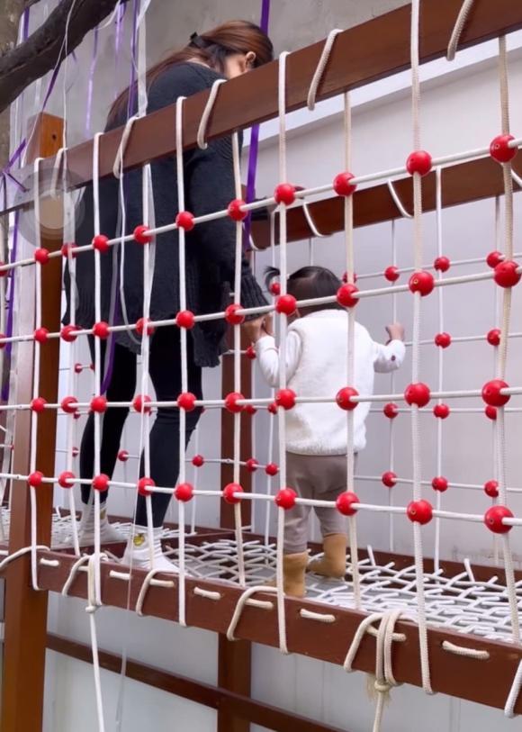 Phu nhân tập đoàn nghìn tỷ xả clip hiếm về con gái-2