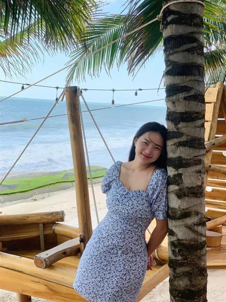 Chồng 60 tuổi chăm Phan Như Thảo như bà hoàng mỗi ngày-14