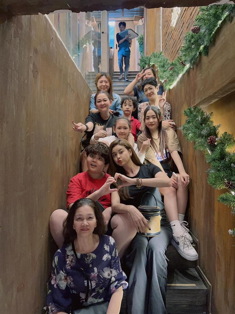 Tin showbiz Việt ngày 20/12: Hú hồn mặt mộc Hồ Ngọc Hà, Luna Đào-13