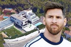 Lý do không máy bay nào trên thế giới bay được qua nóc nhà Messi