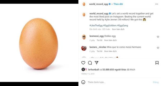 Ảnh Messi nâng cúp vàng phá kỷ lục Ronaldo, chỉ còn thua quả trứng-2
