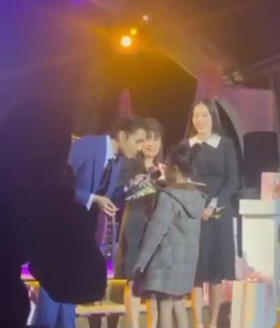 Bị đẩy thuyền Nam Em quá tay, Bạch Công Khanh cố mãi vẫn gượng-3