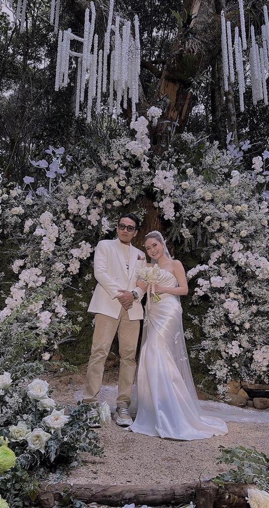 Đoàn Di Băng mặc váy cưới gợi cảm, nhan sắc ảnh bị tag ra sao?-5