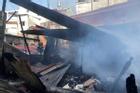 TP.HCM: Nhà trọ trong hẻm cháy dữ dội, nhiều người ôm tài sản tháo chạy
