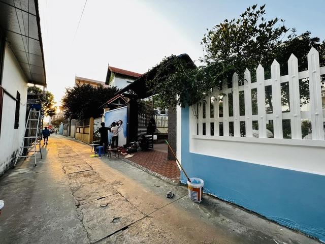 Fan cứng Messi chơi lớn vẽ hình thần tượng trước cổng nhà-8