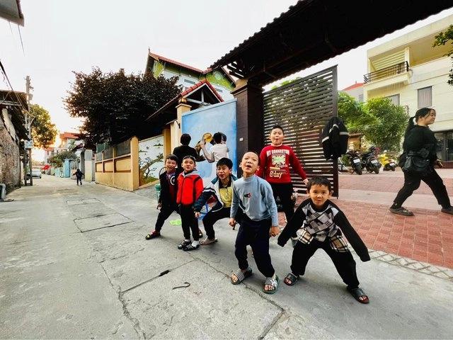 Fan cứng Messi chơi lớn vẽ hình thần tượng trước cổng nhà-5