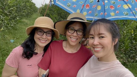 Mẹ chồng, mẹ đẻ Lê Phương diện đồ đôi dù từng phản đối hôn nhân-8