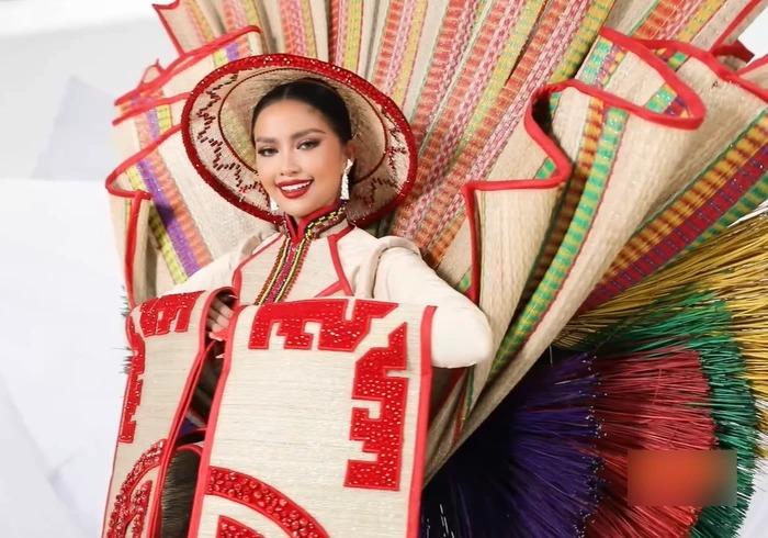 Fan sắc đẹp Campuchia khẳng định Chiếu Cà Mau là thiết kế đạo nhái-2