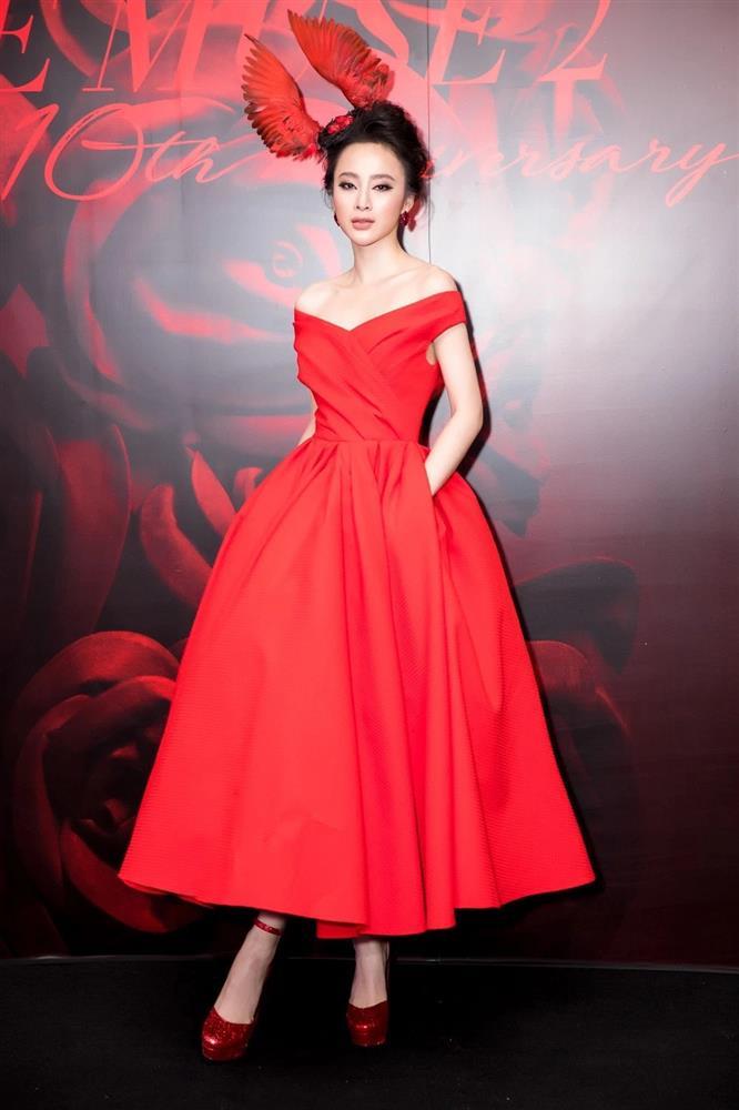 Angela Phương Trinh được vệ sĩ thay váy trên thảm đỏ: Lố hay chất?-8