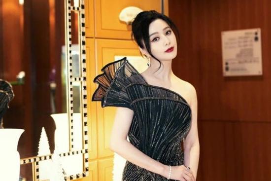 Phạm Băng Băng xuất hiện sau nghi vấn chuyển hướng showbiz Hong Kong