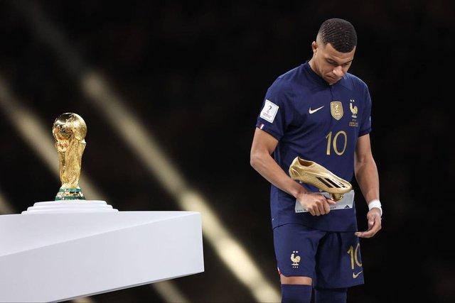 Gạt buồn chung kết World Cup, Kylian Mbappé mừng sinh nhật tuổi 24-3