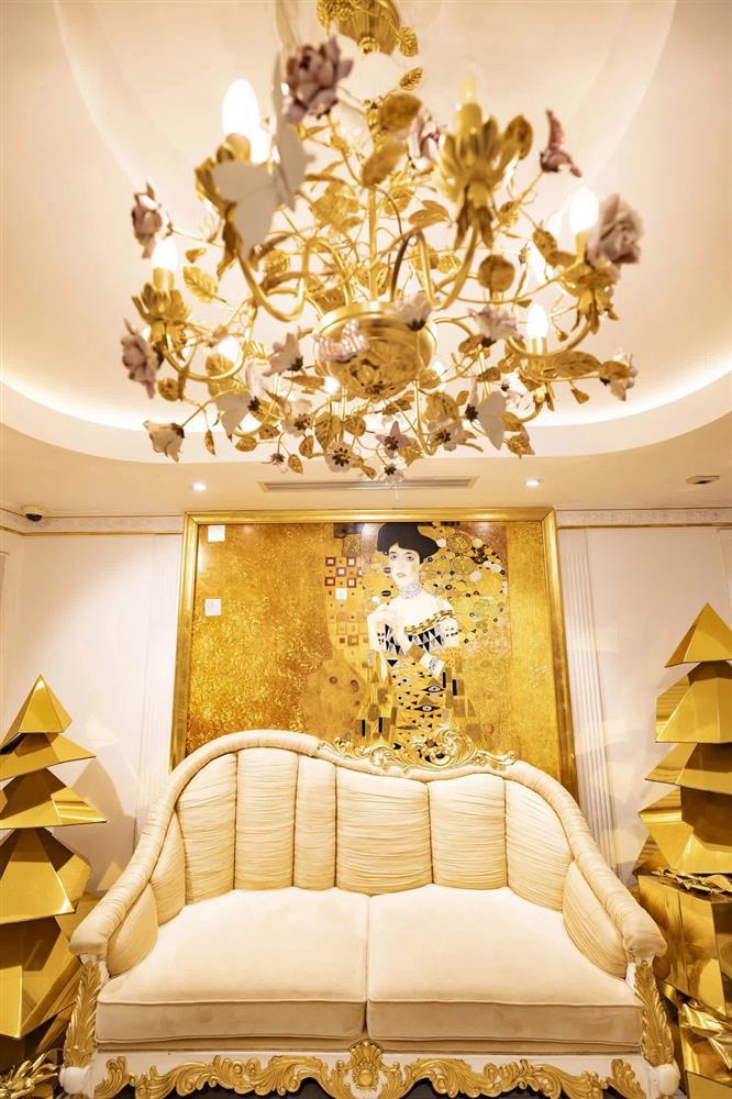 Chói mắt giáng sinh ở penthouse dát vàng 650m2 của Ngọc Thanh Tâm-4