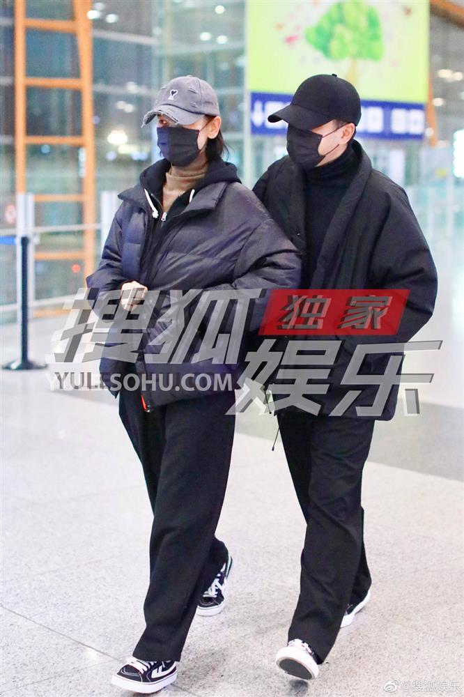 Lưu Khải Uy và bạn gái mới dính chặt không rời-3