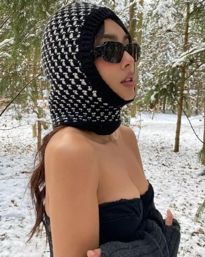 Hoa hậu Chuyển giới Trân Đài mặc nội y giữa trời tuyết gây tranh cãi-5