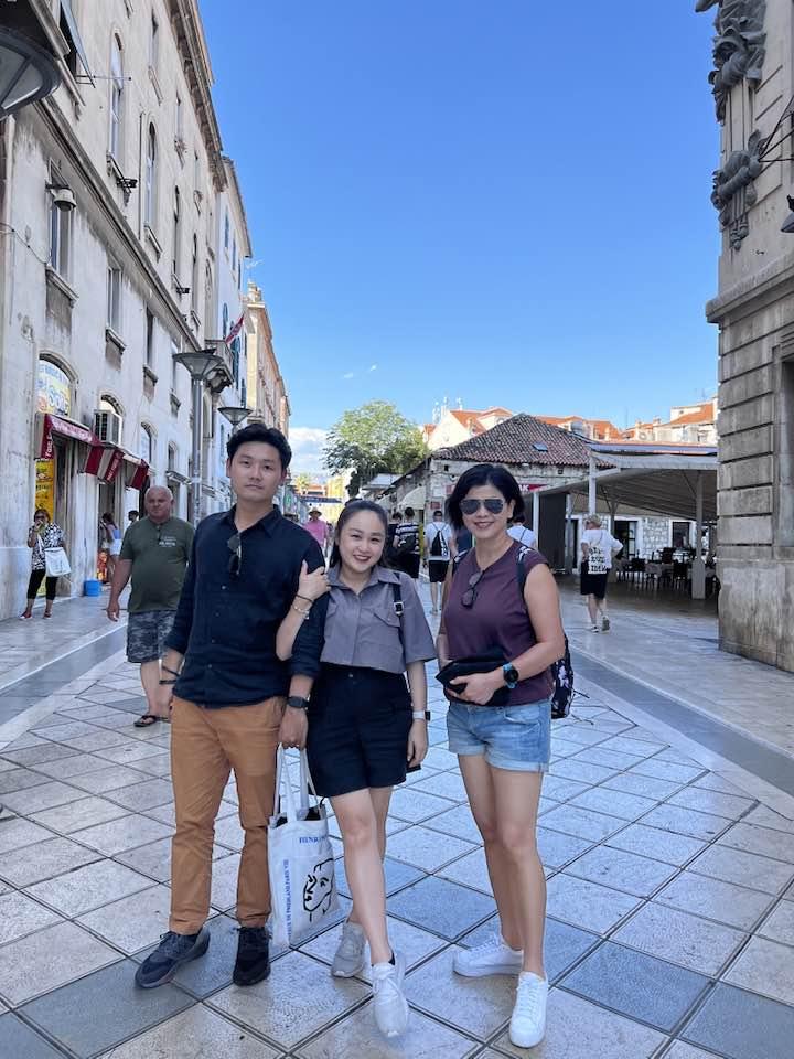 Nhạc sĩ Quốc Trung lâu lâu khoe vợ mới, nhan sắc ra sao?-7