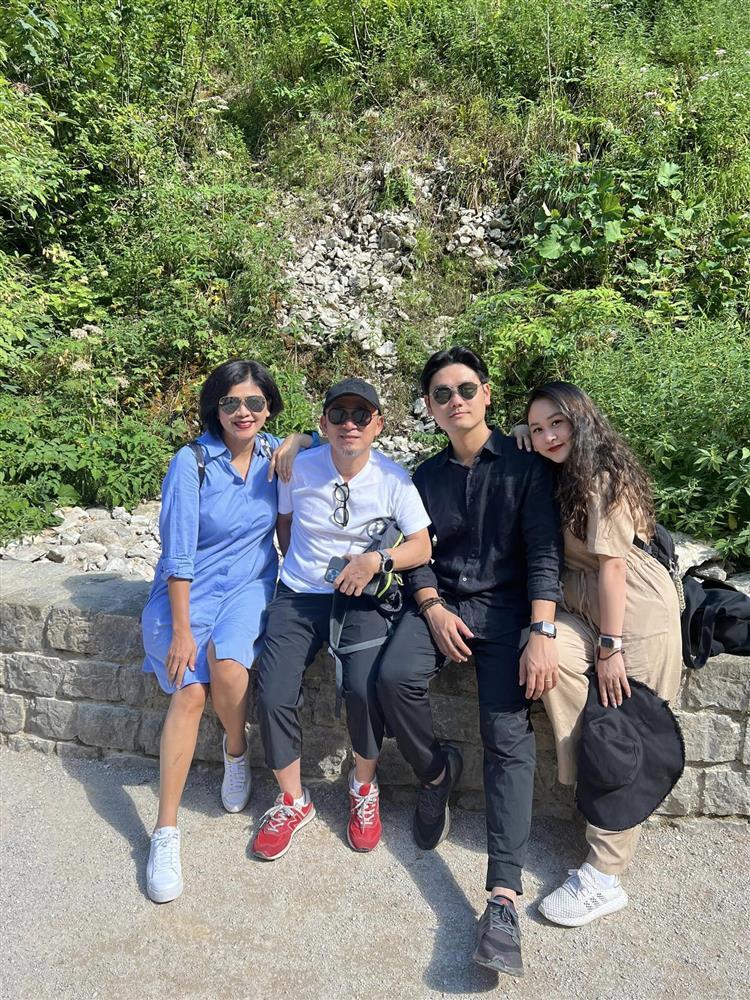 Nhạc sĩ Quốc Trung lâu lâu khoe vợ mới, nhan sắc ra sao?-8