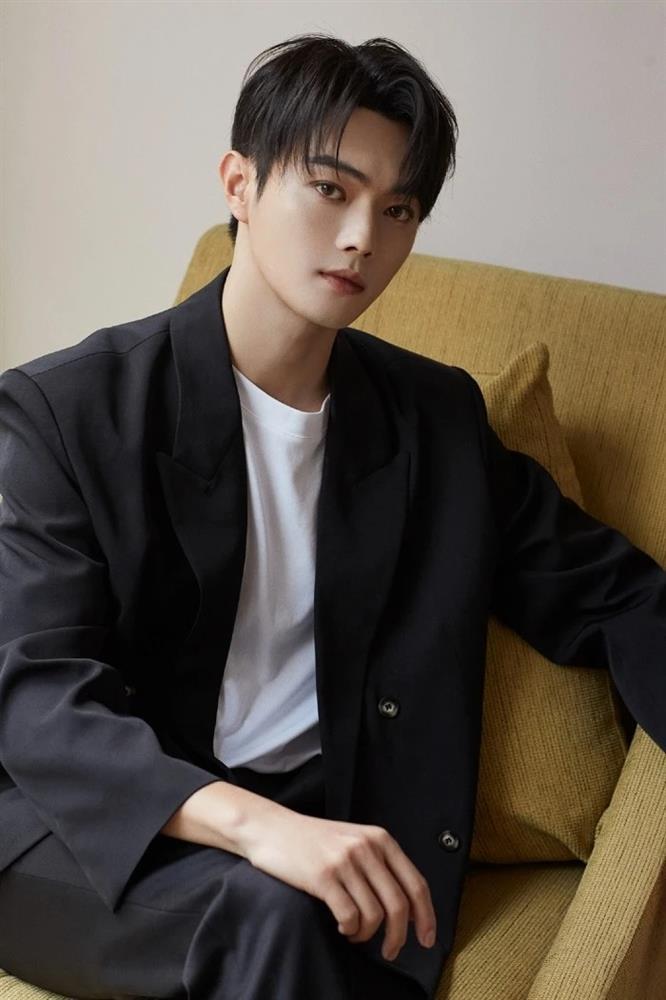 Thái độ bất ngờ của Vu Chính trước tin đồn Hứa Khải hẹn hò-1