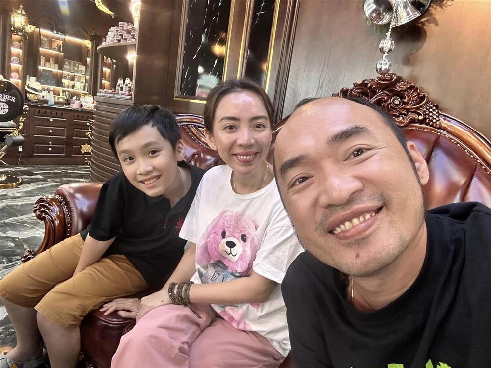 Thu Trang bật ngửa khi Tiến Luật tặng Christina Aguilera 500K-6