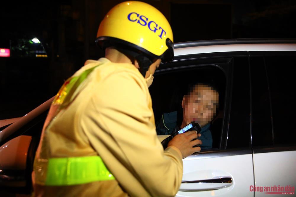 Clip: Chồng vi phạm giao thông, vợ lăng mạ CSGT là nông dân quèn-1