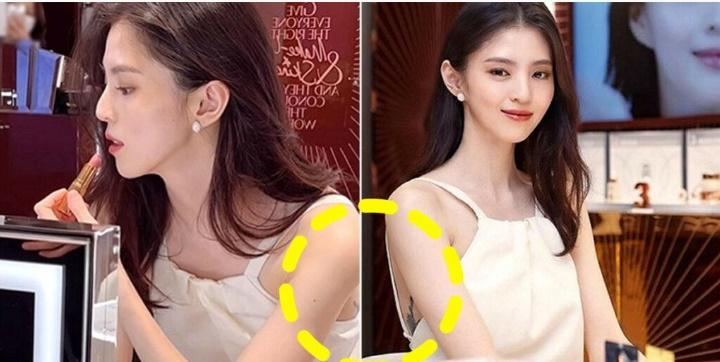 Han So Hee như búp bê trắng bật tông tại sân bay nhưng netizen lại chỉ  tranh cãi vì bộ hình xăm lần đầu hé lộ