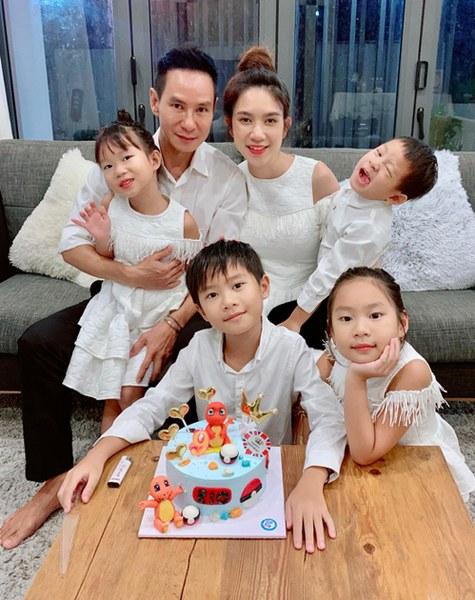 Lý Hải, Minh Hà và 4 con chăm diện đồng phục nhất showbiz Việt-7