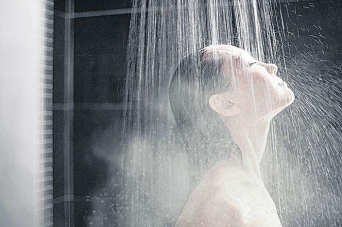 5 dấu hiệu tuyệt đối không được tắm mùa lạnh kể cả bẩn đến mấy-1