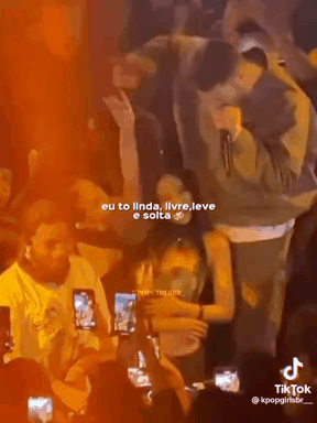 Jennie (BLACKPINK) bị soi quá thân mật với trai lạ trong buổi tiệc ở Paris-4