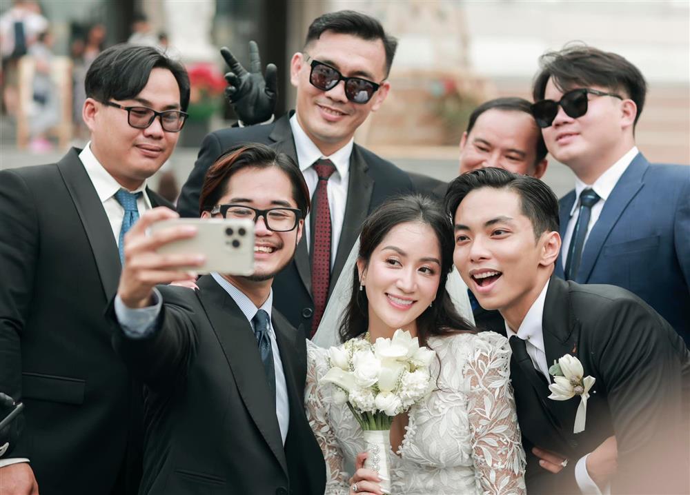 Khánh Thi theo chàng về dinh cùng dàn xe hùng hậu-18