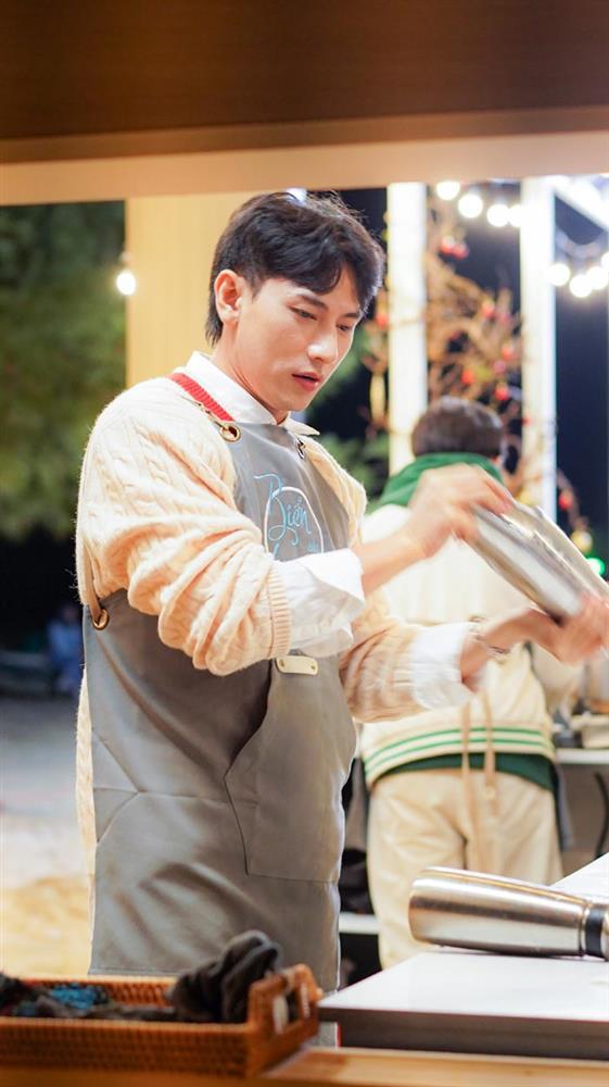 Isaac lần đầu hát live ca khúc mới Vượt qua Everest-3