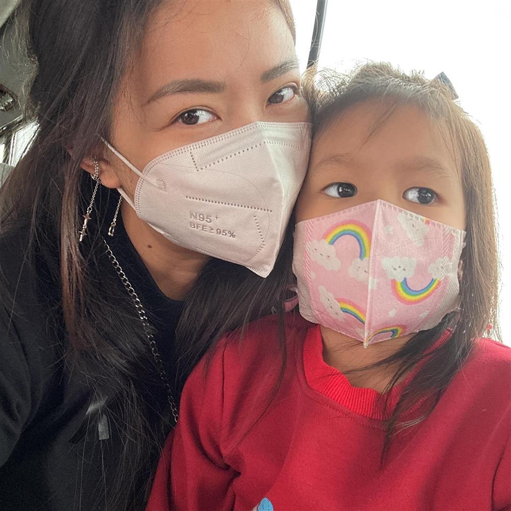 Tin showbiz Việt ngày 22/12: Phùng Ngọc Huy say bên tình tin đồn-10