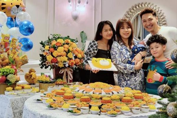 Con gái Mạnh Trường phổng phao tuổi 13, như anh em với bố-9