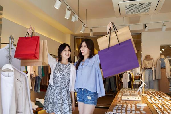 Dẫn chị dâu đi mua giày, chị nói một câu khiến tôi thấm thía-1