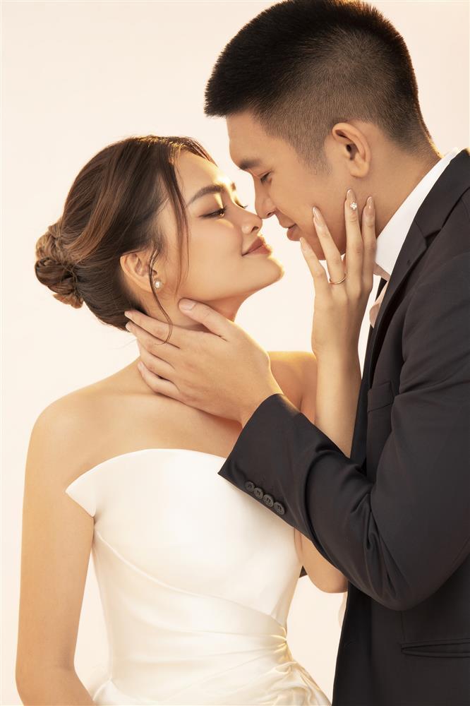 Clip ảnh linda khóc và suy ngẫm về cuộc đời