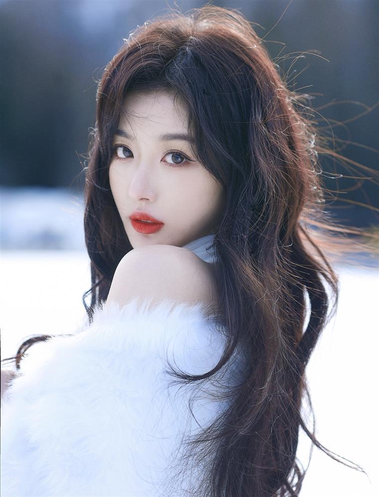 Khổng Tuyết Nhi bị chế giễu vì không biết ăn trứng cá muối-5