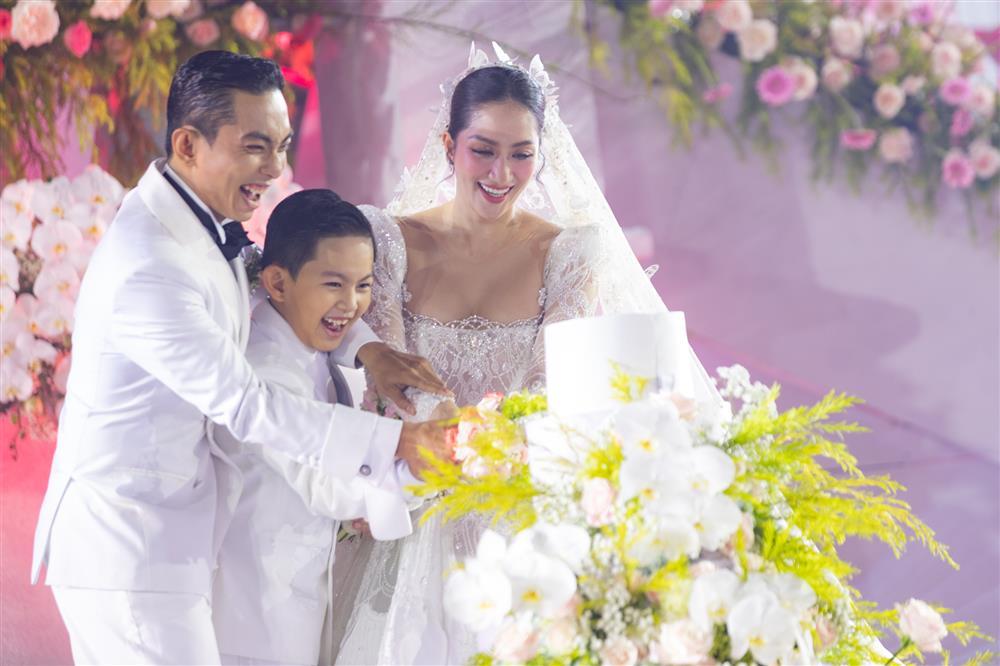 Trấn Thành ăn cưới: Ảnh bị tag bảnh bao, ảnh tự đăng hú hồn-2