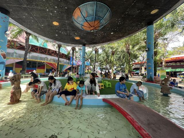 Thùy Tiên được khen, HHen Niê bị chê khi mặc quần ống thấp ống cao-2