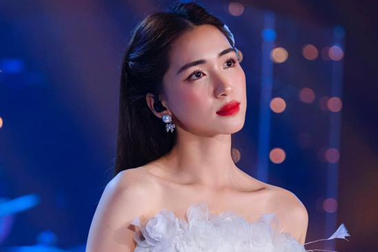 Hòa Minzy liên tiếp 'tụt dốc' sức khỏe đến mức phải hủy show