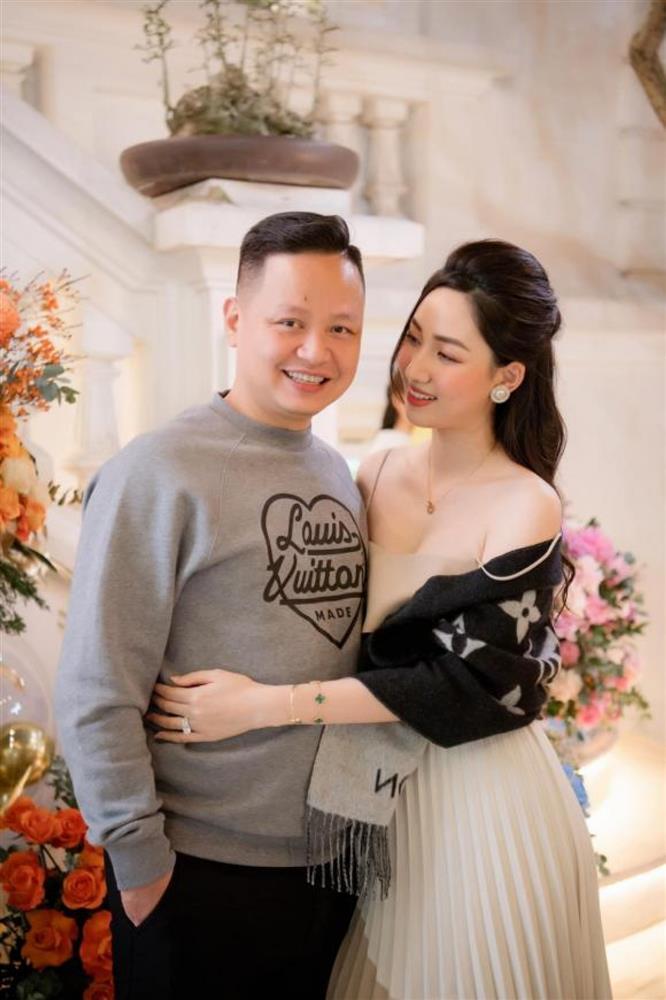 Á hậu Trà My lộ dáng thật hậu sinh con, 8000 kiểu mới lọc được 1-8