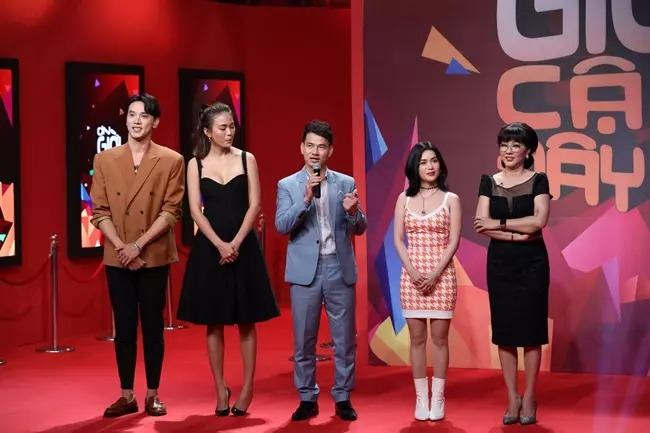 Chi Pu như bé hạt tiêu khi chung khung hình Thuận Nguyễn-6