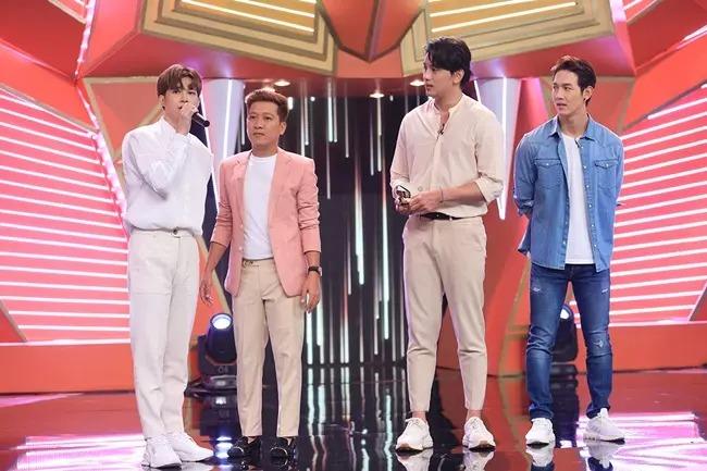 Chi Pu như bé hạt tiêu khi chung khung hình Thuận Nguyễn-11