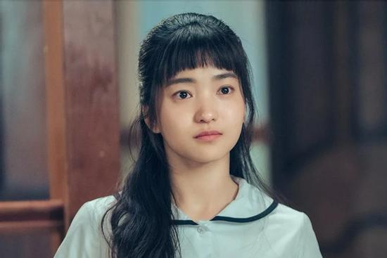 Diễn viên có thái độ tệ nhất nhất năm: Kim Tae Ri bị tố có bệnh ngôi sao